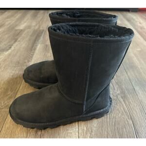 Ugg Essential Short Leather Boots Black Size 7‎